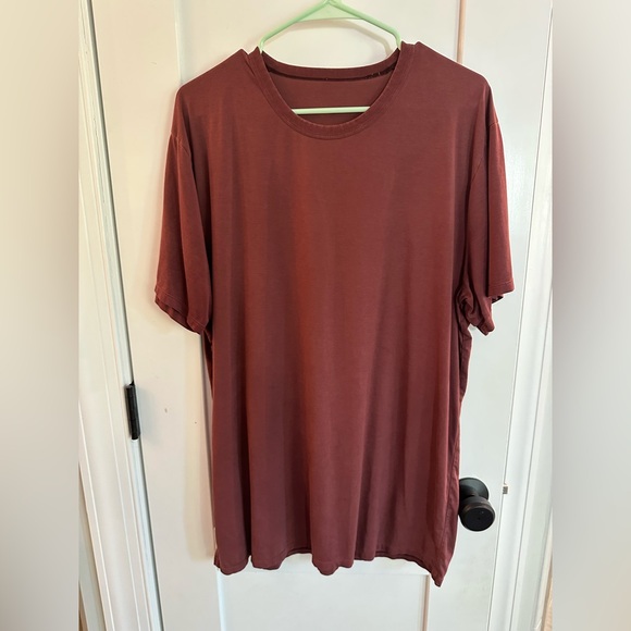 lululemon Fundamental Tee in Deep Red - Picture 1 of 2